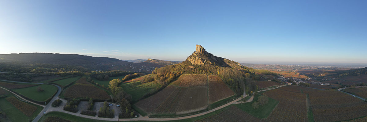 Photo de la Roche de Solutré en Saône-et-Loire