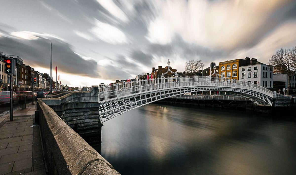Ha'Penny Bridge à Dublin en Irlande